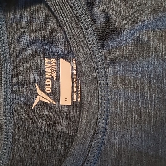 Old Navy Medium L/S Active Top - Picture 3 of 4